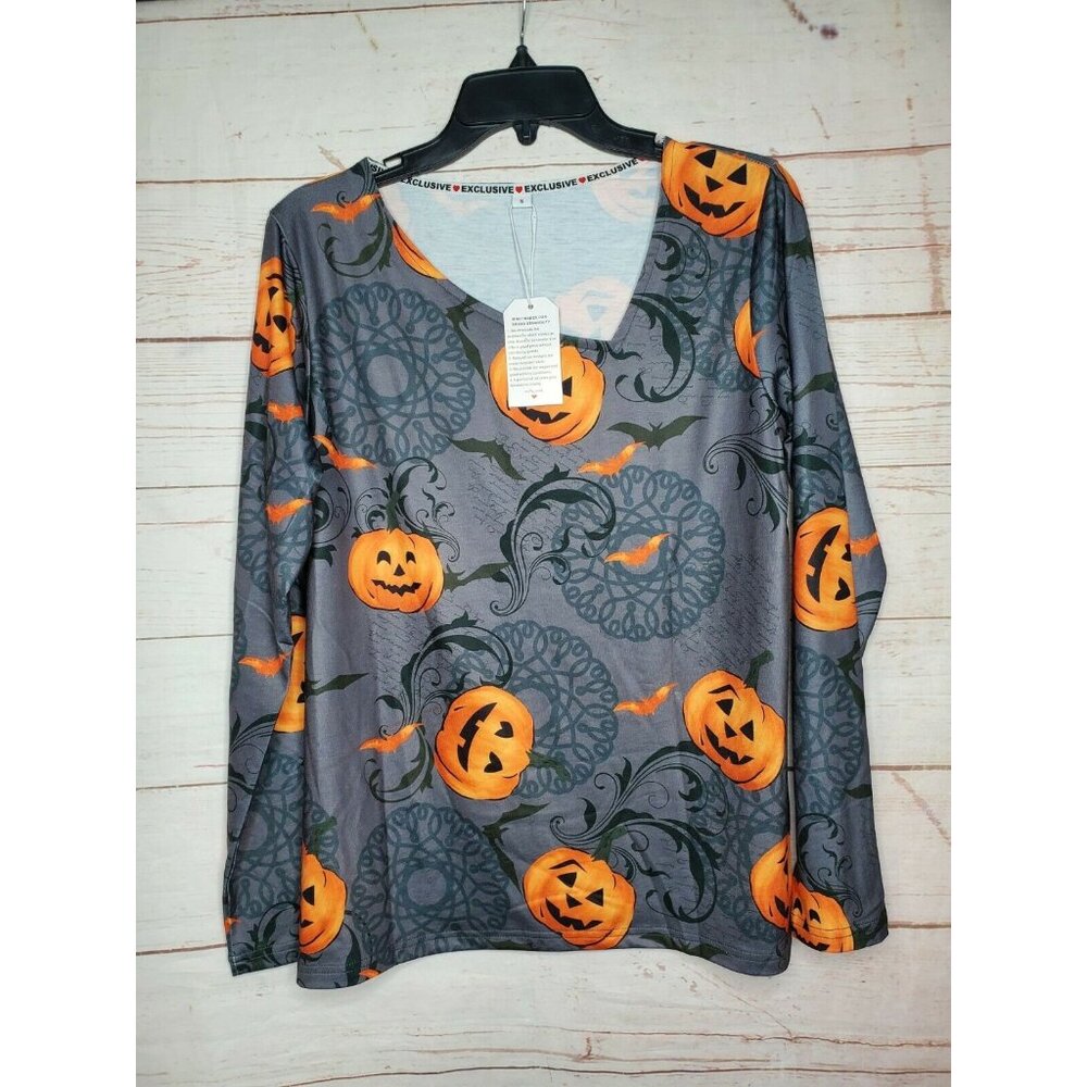 Exclusive V-Neck Pumpkin Bat All-Over Graphics Small Pullover Shirt – Spooky
